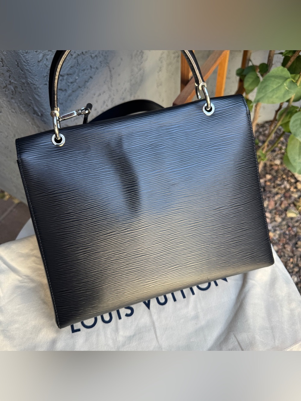 Louis Vuitton Epi Leather Grenelle MM Shoulder Bag - Picture 5 of 15